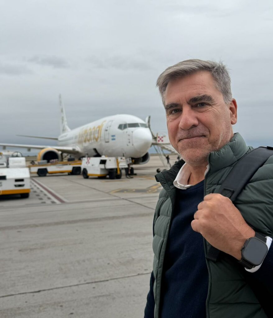 Mario Vadillo abogado en aeropuerto