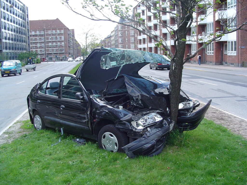 Auto accidentado en calle - siniestro de seguro automotor cómo reclamar Argentina