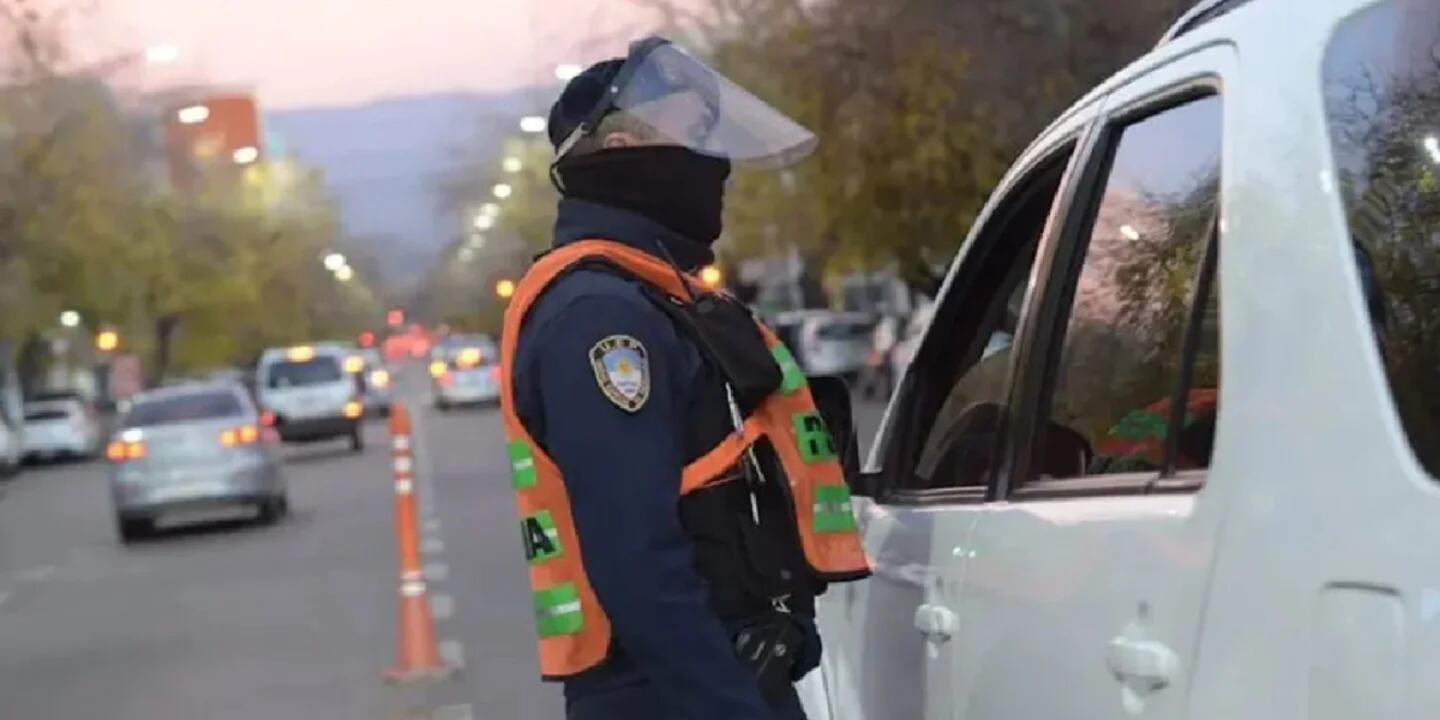 ¿Te quieren cobrar multas de hace años? Antes de pagar, pedí la prescripción