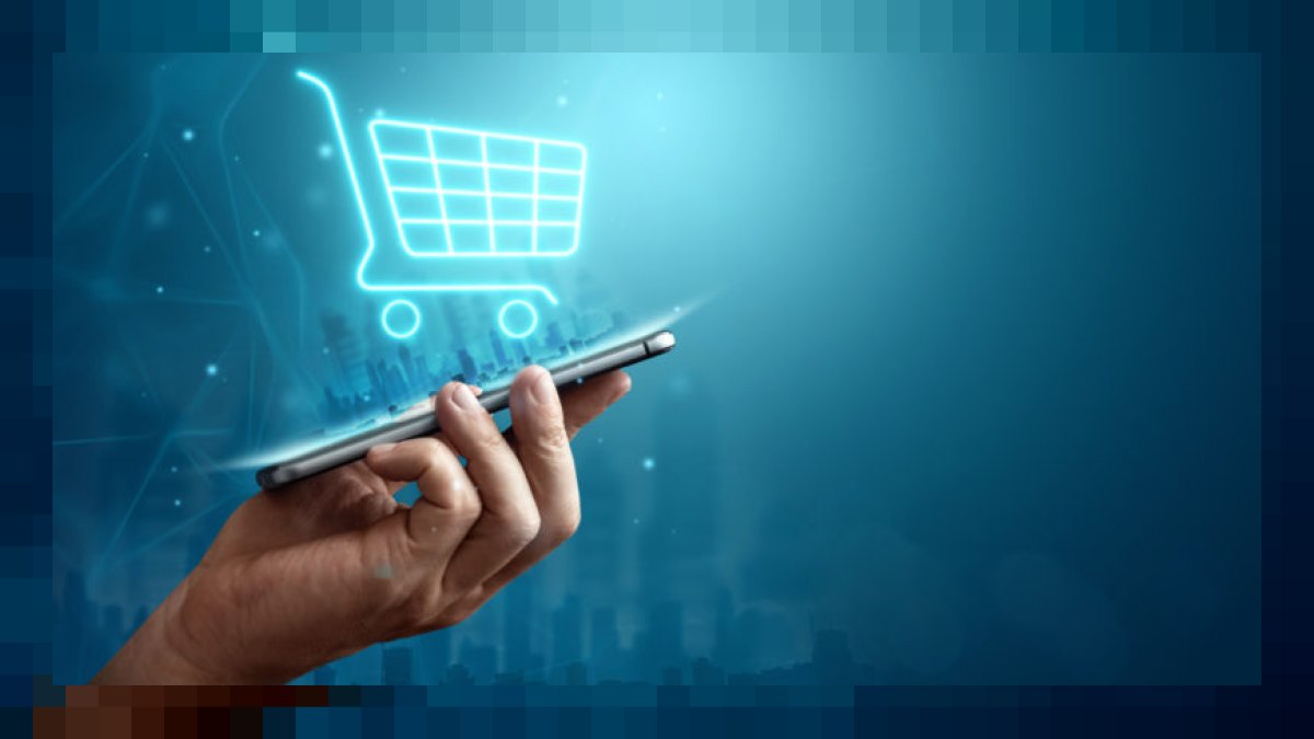 Persona realizando una compra online desde una laptop - reglas de ARCA para comprar en Shein y Temu en Argentina