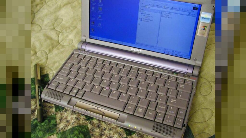 Laptop abierta - usurpación de identidad crédito sacado a tu nombre Ley 25.326 datos personales Argentina