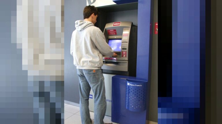 Cajero automático Banelco en Argentina