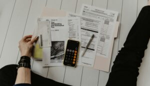 Sobreendeudamiento: el límite del 30% y 20% que fija el BCRA